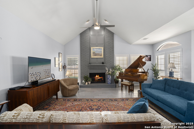 Image 6 of 46 For 19103 Birdsong W