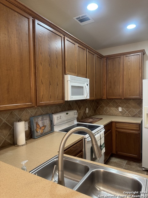 Image 4 of 32 For 2553 Grayson Circle