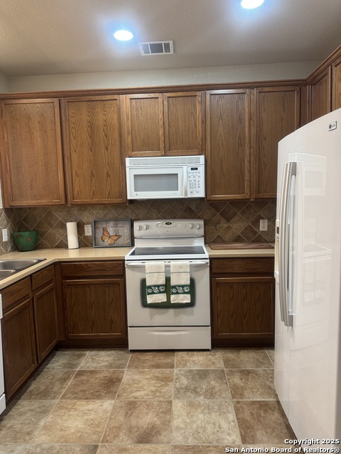 Image 8 of 32 For 2553 Grayson Circle