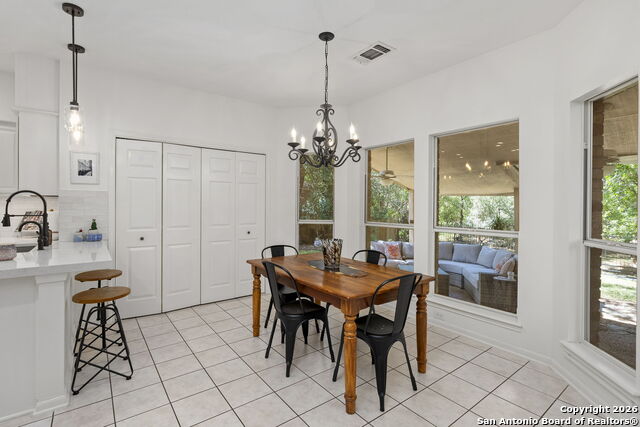 Image 12 of 37 For 42 Courtside Cir