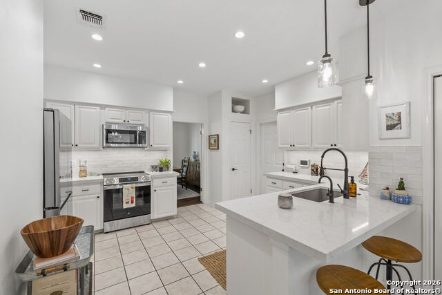 Image 14 of 37 For 42 Courtside Cir