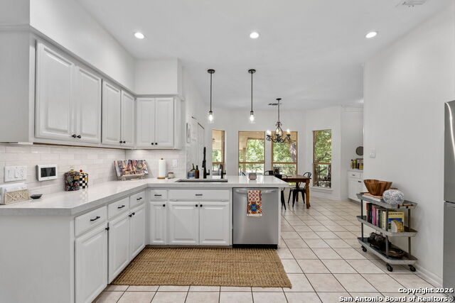 Image 16 of 37 For 42 Courtside Cir