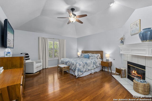 Image 18 of 37 For 42 Courtside Cir