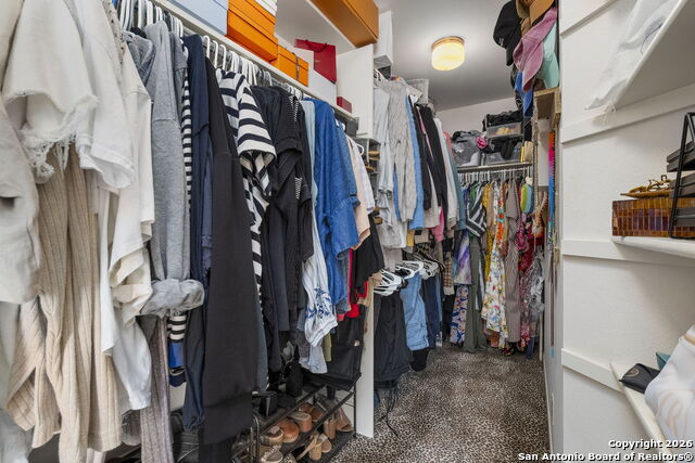 Image 23 of 37 For 42 Courtside Cir