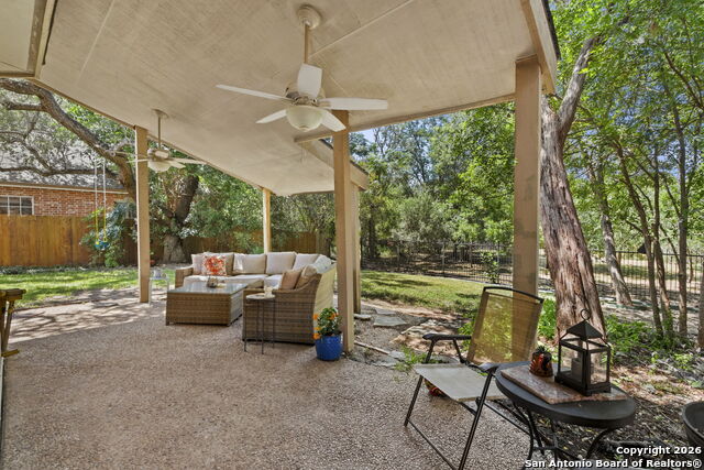 Image 29 of 37 For 42 Courtside Cir