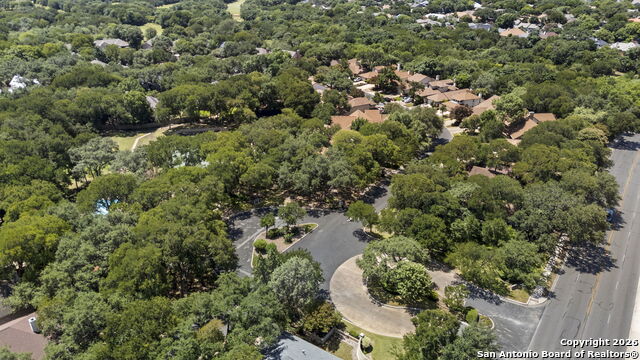 Image 32 of 37 For 42 Courtside Cir