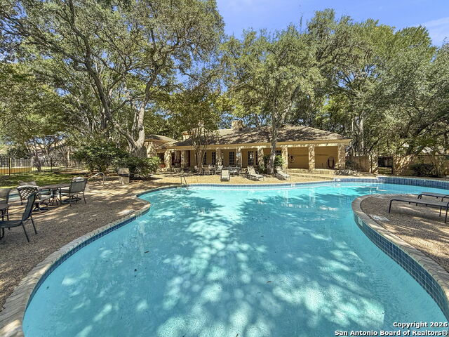 Image 33 of 37 For 42 Courtside Cir