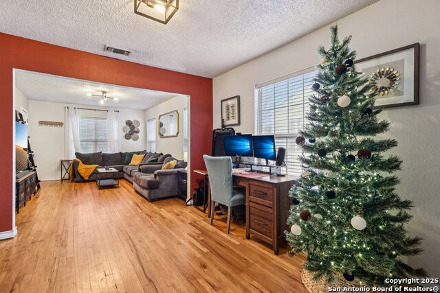 Image 14 of 36 For 2709 Craig Pl