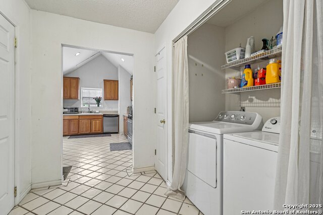 Image 16 of 36 For 2709 Craig Pl