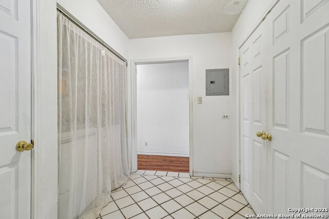 Image 17 of 36 For 2709 Craig Pl