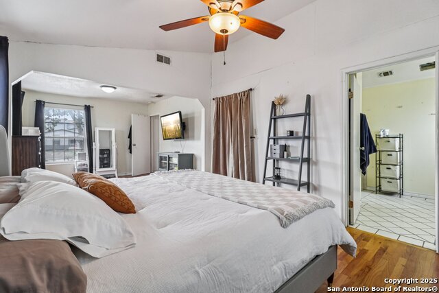 Image 27 of 36 For 2709 Craig Pl