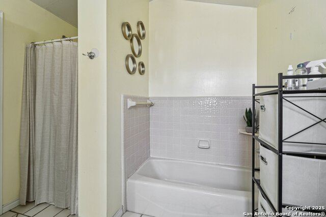 Image 29 of 36 For 2709 Craig Pl