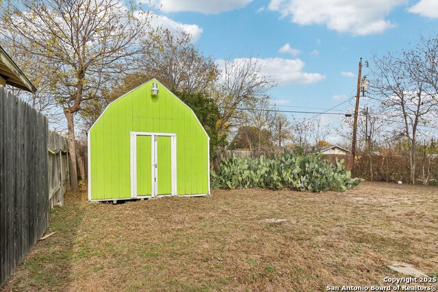 Image 34 of 36 For 2709 Craig Pl