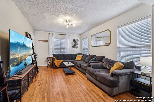 Image 4 of 36 For 2709 Craig Pl