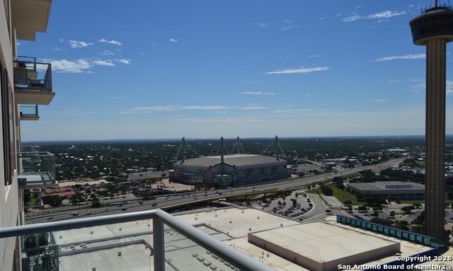 Image 12 of 17 For 610 Market St E 2803