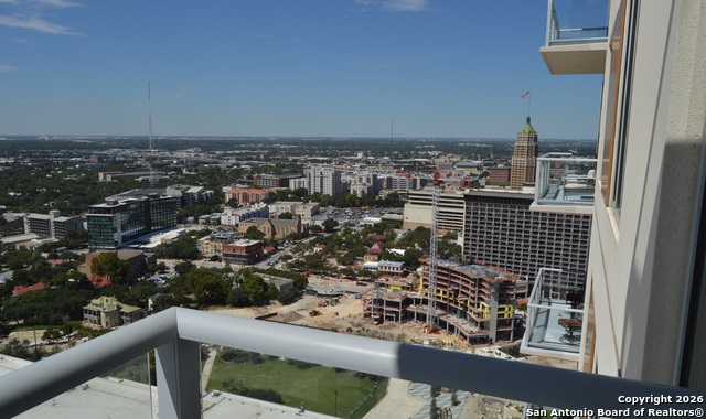 Image 14 of 17 For 610 Market St E 2803