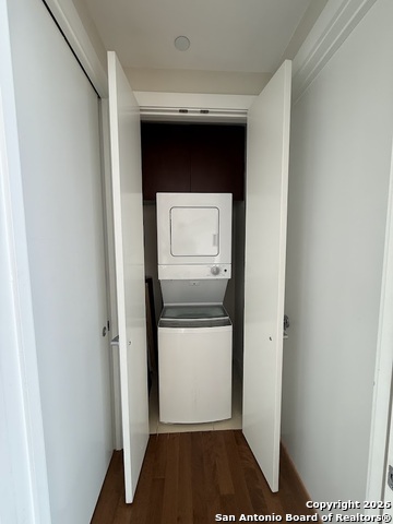 Image 15 of 17 For 610 Market St E 2803