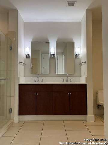 Image 7 of 17 For 610 Market St E 2803