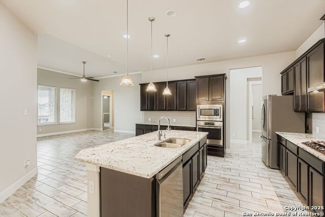 Image 10 of 31 For 21918 Big Bend Canyon