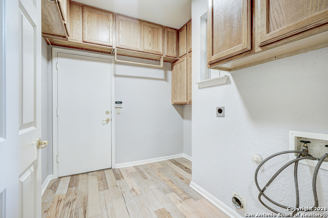 Image 16 of 39 For 3707 Rustling Oaks