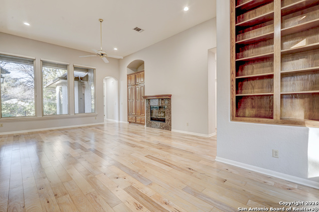 Image 5 of 39 For 3707 Rustling Oaks