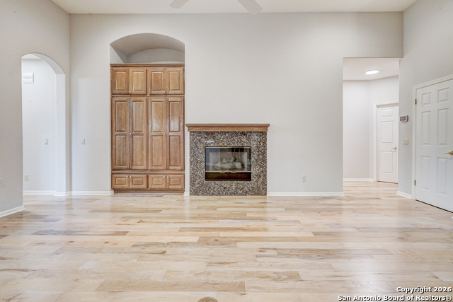 Image 6 of 39 For 3707 Rustling Oaks