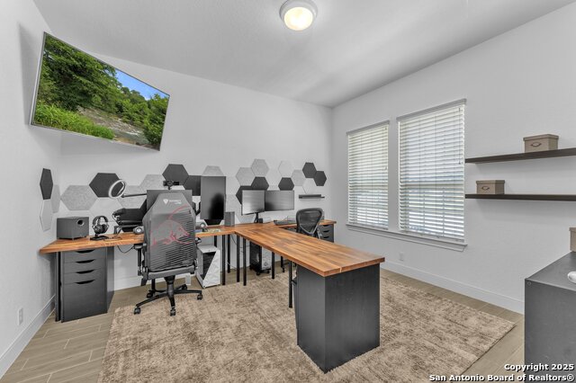 Image 20 of 39 For 29124 High Barn