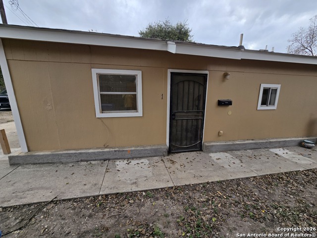 Image 4 of 13 For 113 Cox Ave