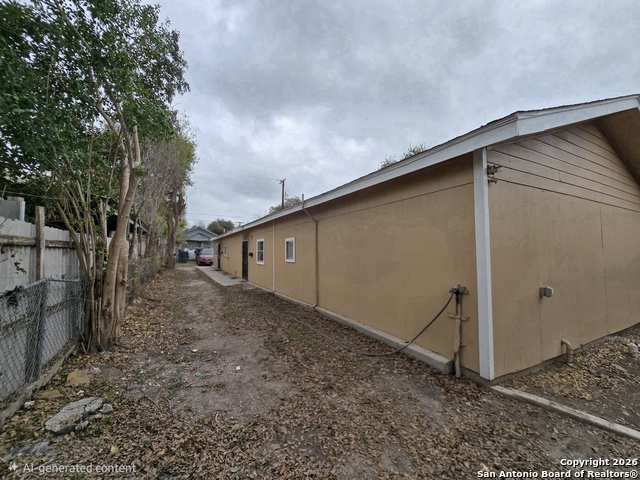 Image 6 of 13 For 113 Cox Ave