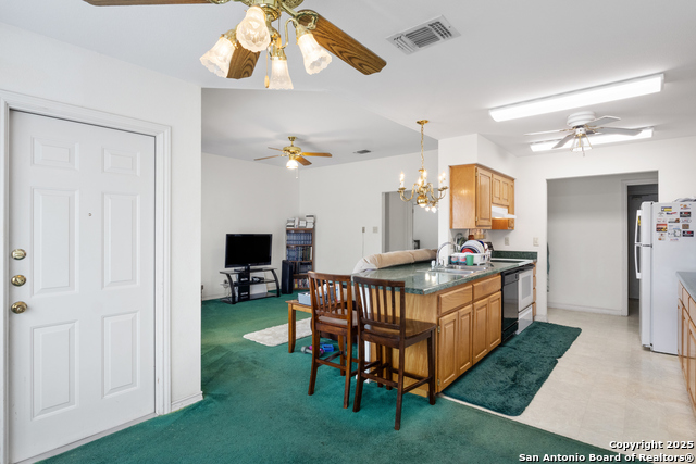 Image 4 of 19 For 7026 Misty Ridge Dr