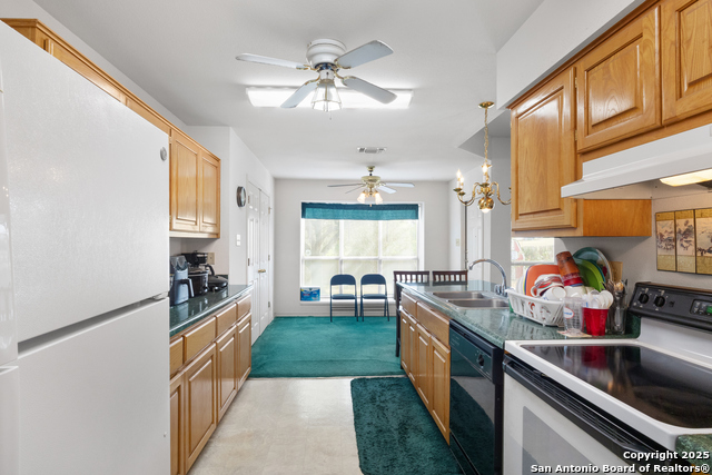 Image 5 of 19 For 7026 Misty Ridge Dr