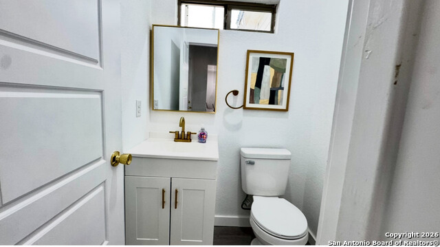 Image 8 of 13 For 829 Kayton Ave