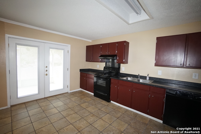 Image 8 of 19 For 811 Meadow Scape