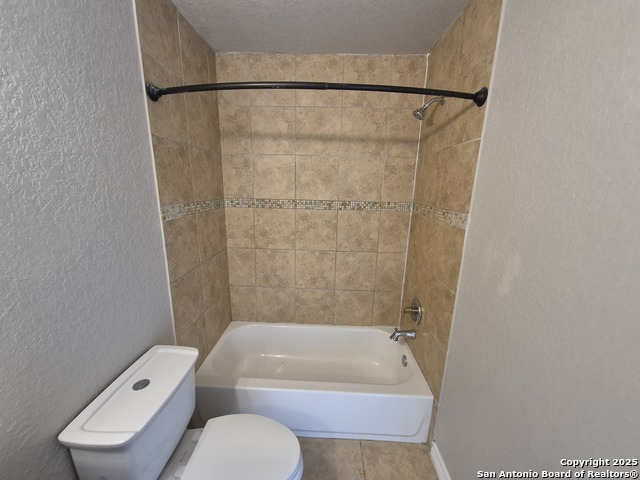 Listing photo id 11 for 6424 Attucks Lane