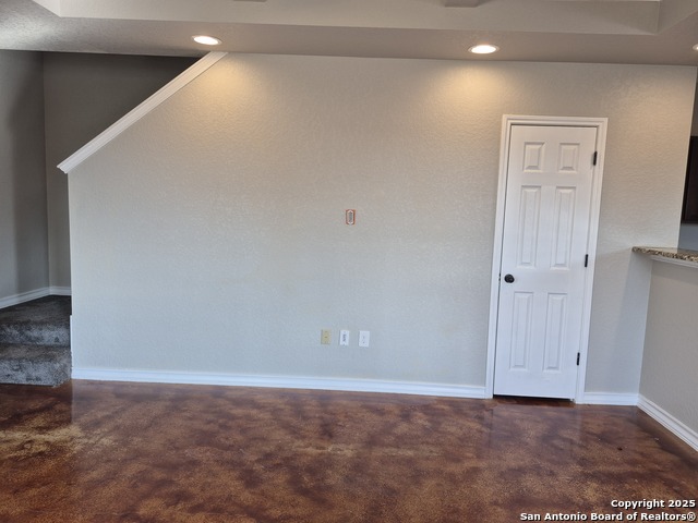 Listing photo id 1 for 6424 Attucks Lane