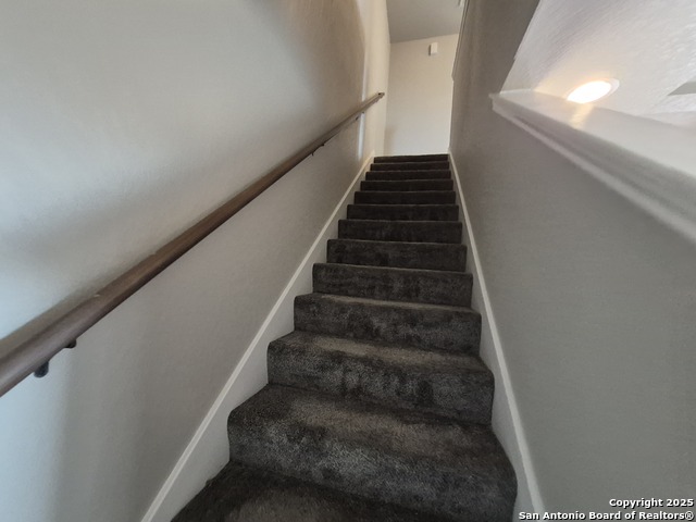 Listing photo id 6 for 6424 Attucks Lane