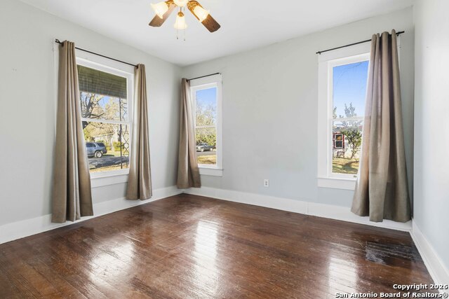 Listing photo id 21 for 1409 21st St