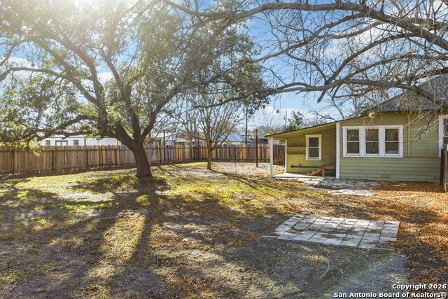 Listing photo id 24 for 1409 21st St