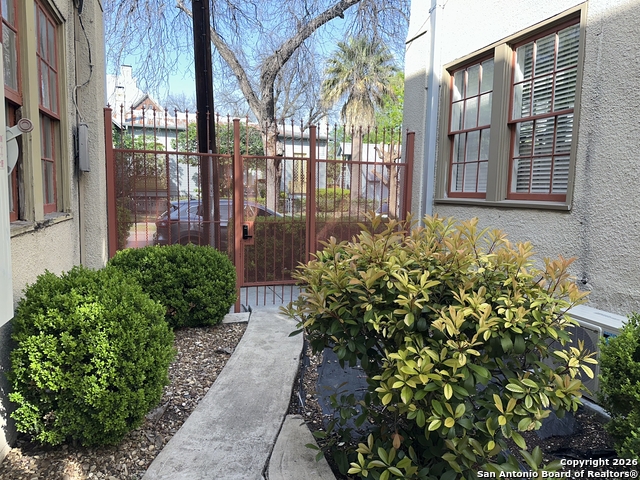 Image 11 of 18 For 302 Madison  4