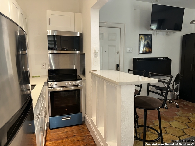 Image 9 of 18 For 302 Madison  4