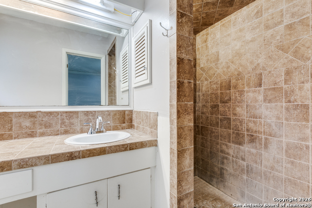 Image 21 of 25 For 10602 Lands Run