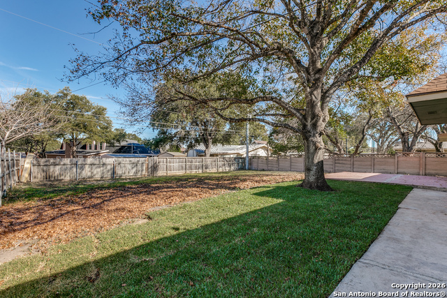 Image 23 of 25 For 10602 Lands Run