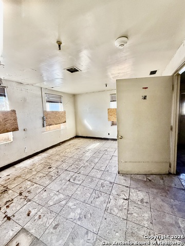 Image 10 of 31 For 325 Locust E