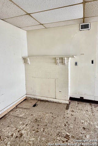 Image 22 of 31 For 325 Locust E