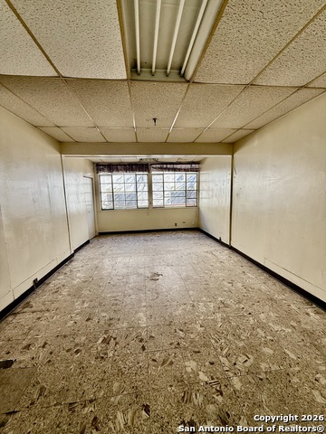 Image 23 of 31 For 325 Locust E