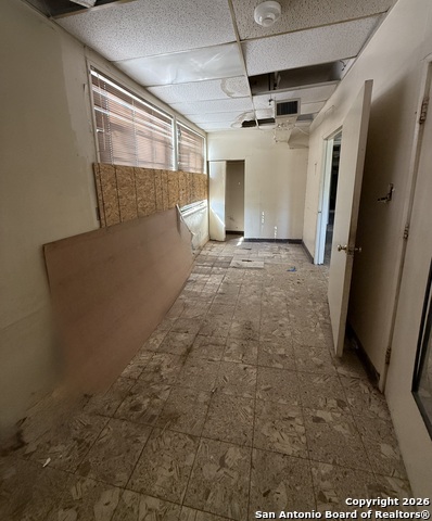 Image 24 of 31 For 325 Locust E