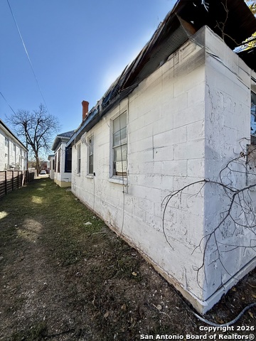 Image 31 of 31 For 325 Locust E