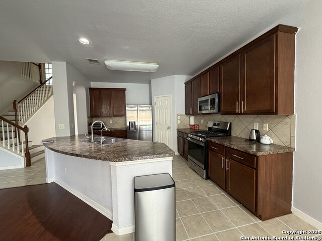 Image 4 of 25 For 1203 Ganton Ln