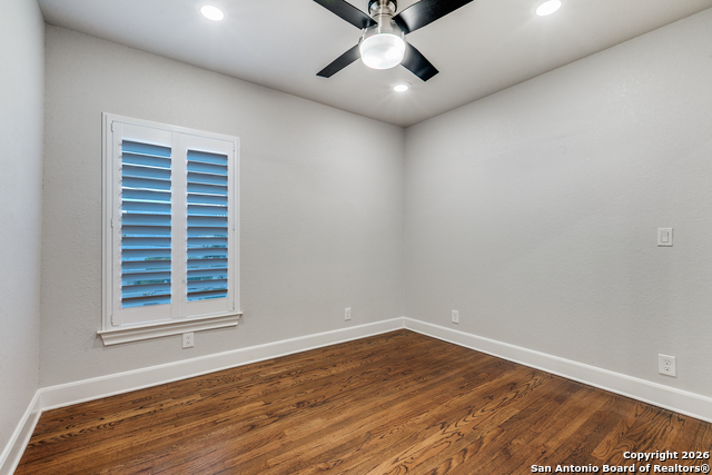 Image 20 of 25 For 488 Olmos E 3