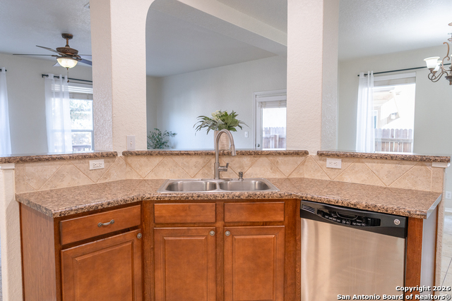 Image 9 of 49 For 6913 Abbey  